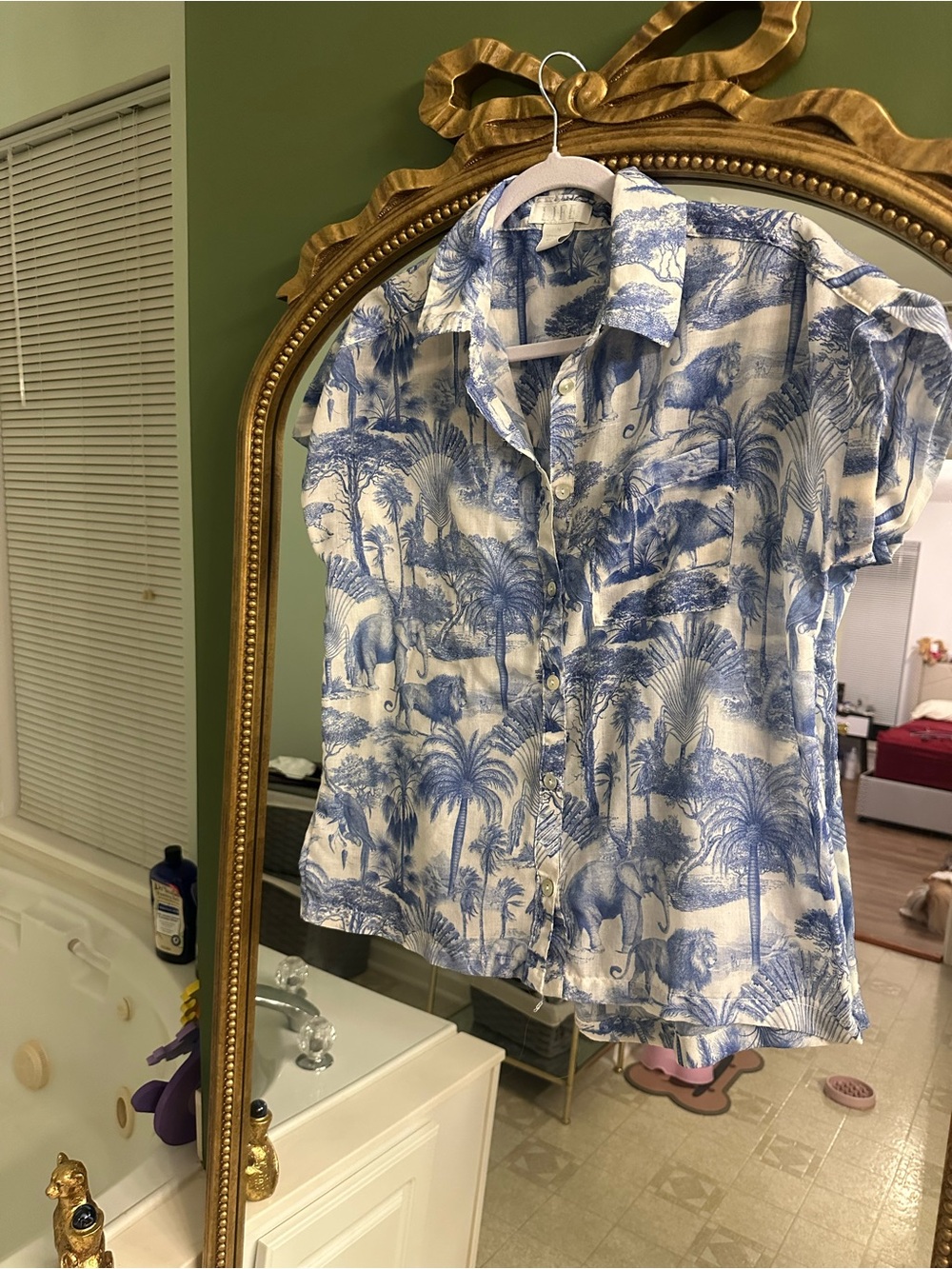Men's Blue and White Tropical Print Short-Sleeve Button-Down Shirt